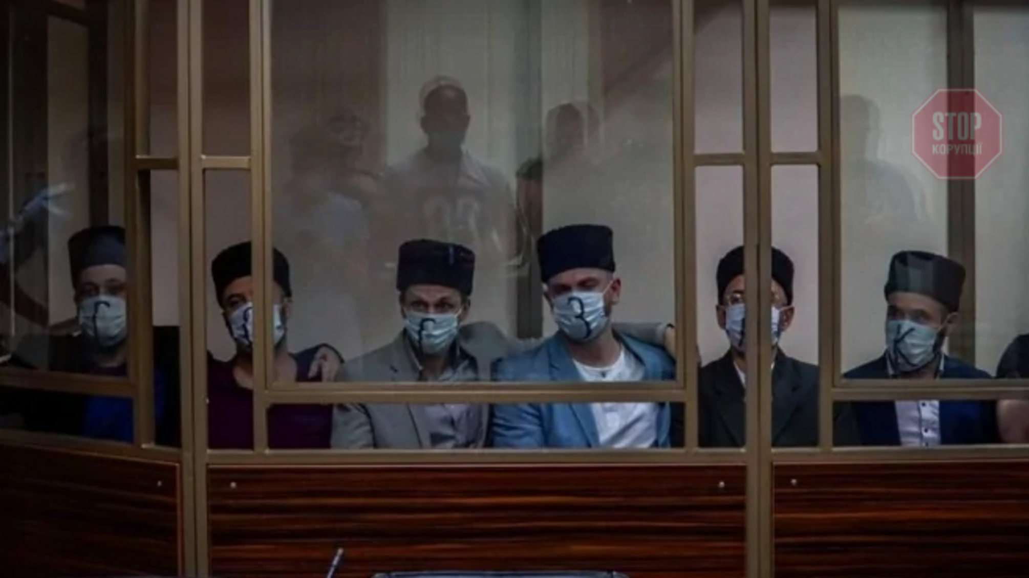 У РФ суд засудив вісьмох кримських татар до колонії суворого режиму