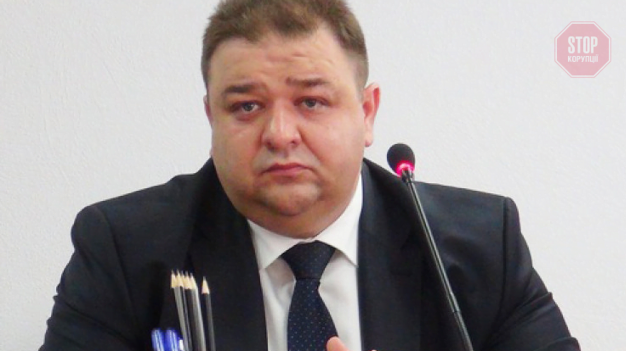 Від COVID-19 помер прокурор Хмельниччини Олег Синишин