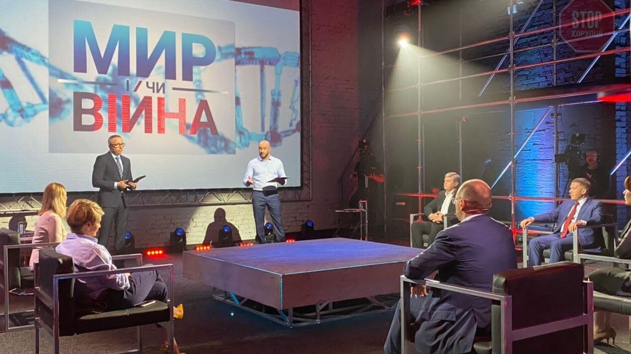 “Усі лікарі, які працюють з хворими на COVID-19 отримають надбавку 300%”, – Степанов