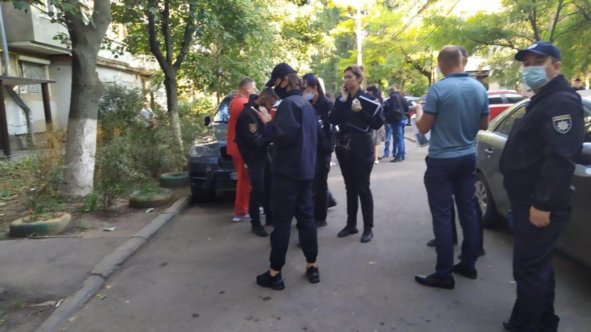 Поліцейські встановлюють обставини вбивства працівниці одеської аптеки