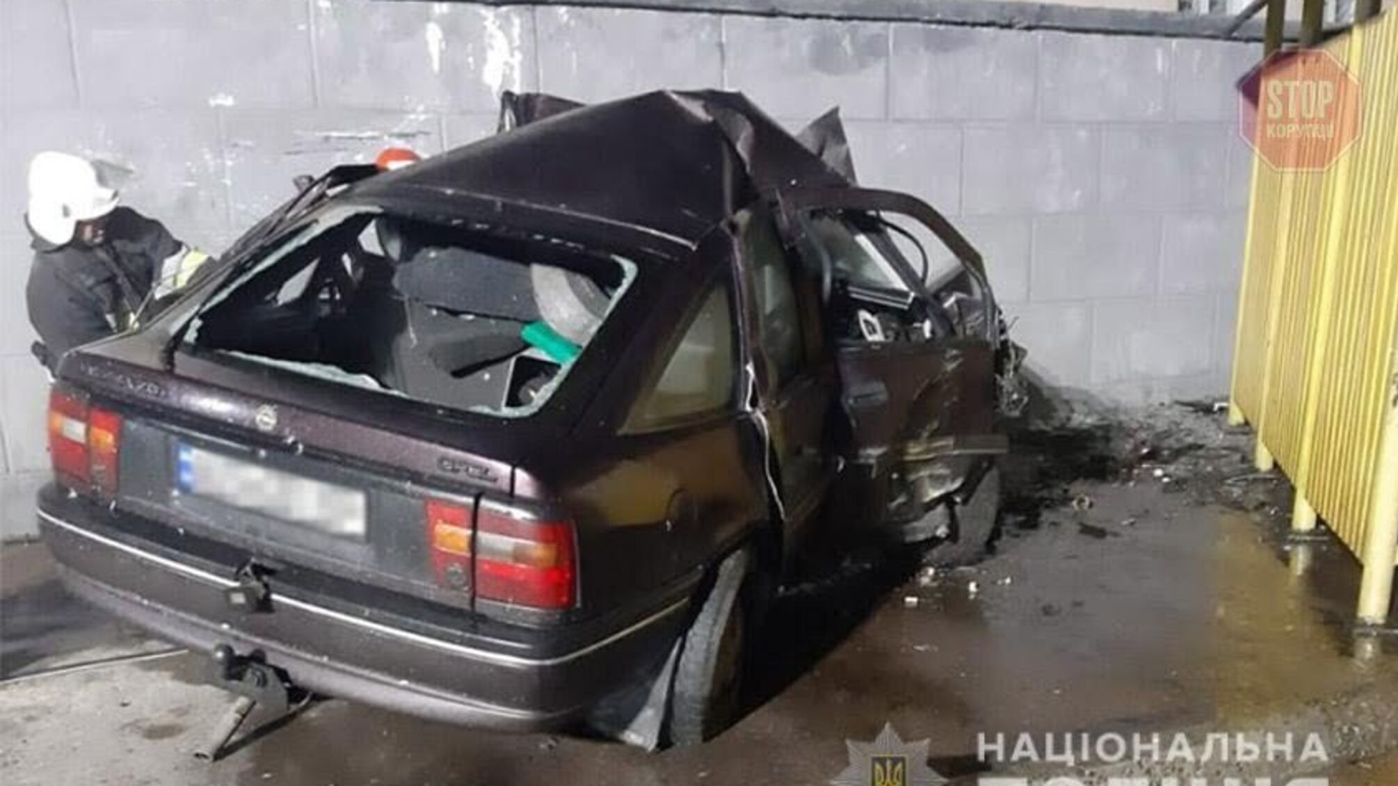 На Хмельниччині легковик врізався в огорожу, є загиблі (фото)