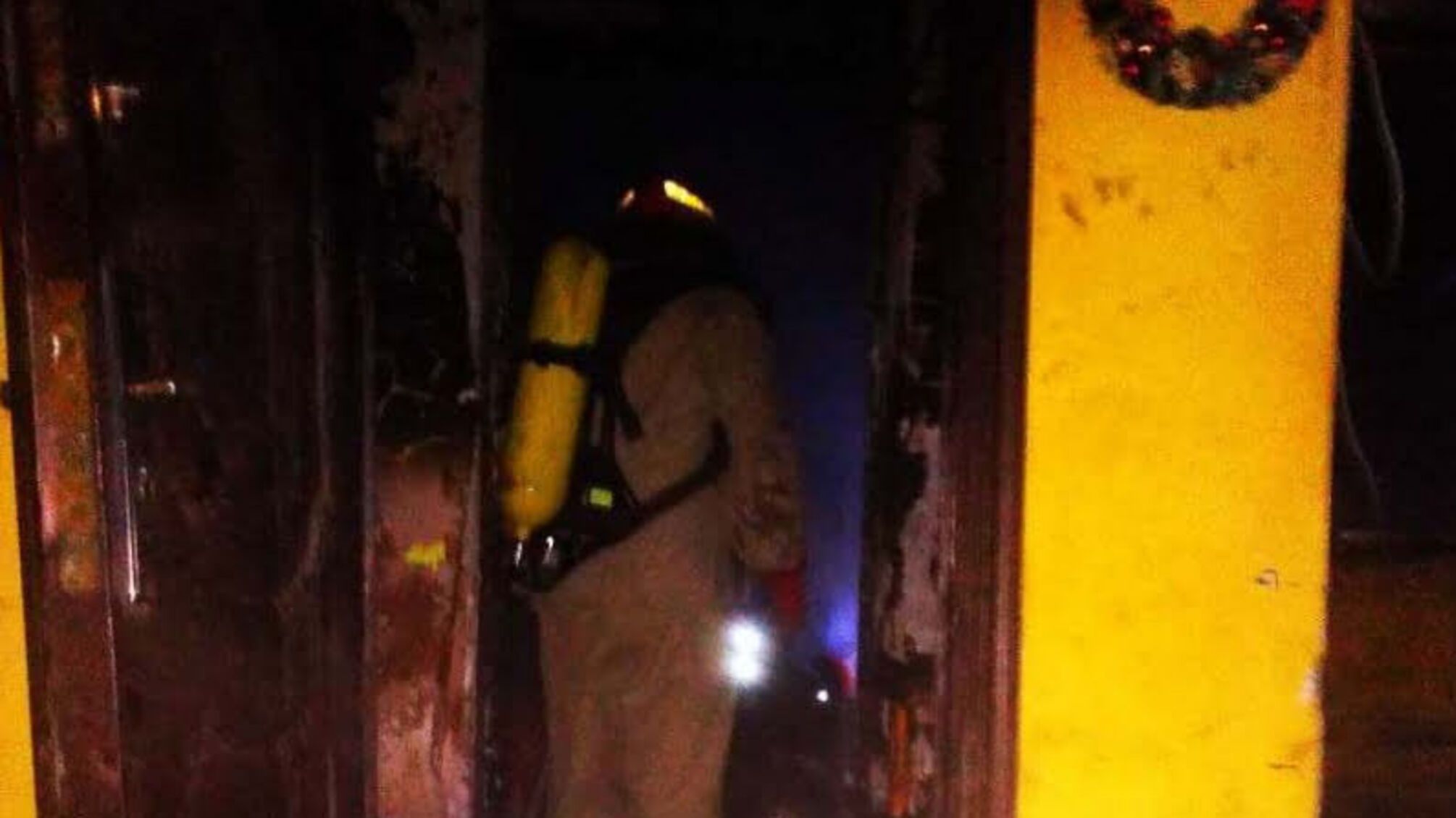 Кіровоградська область: рятувальники приборкали пожежу в житловому будинку, під час якої загинула жінка та чоловік отримав опіки