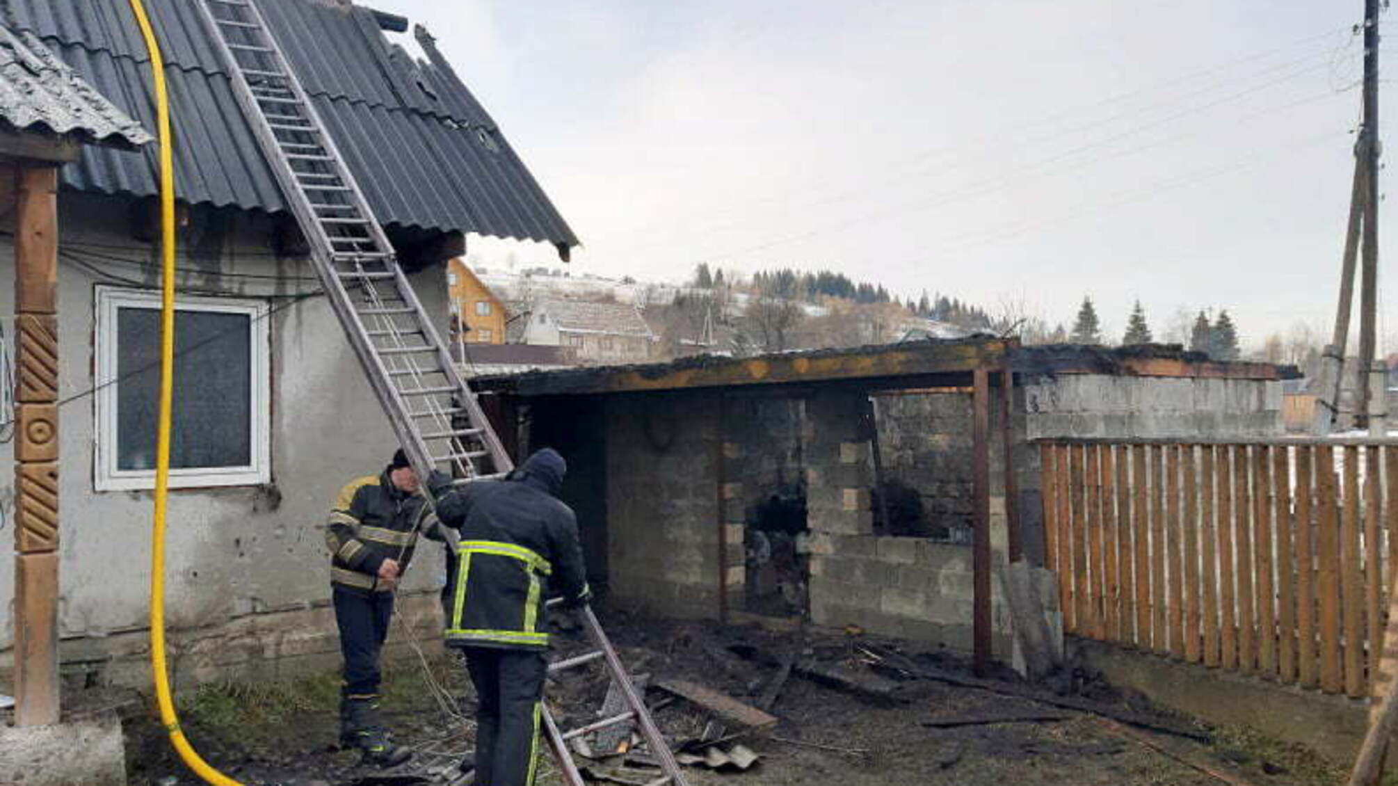Закарпаття: сталася пожежа на території приватного господарства у с. Лазещина Рахівського району.