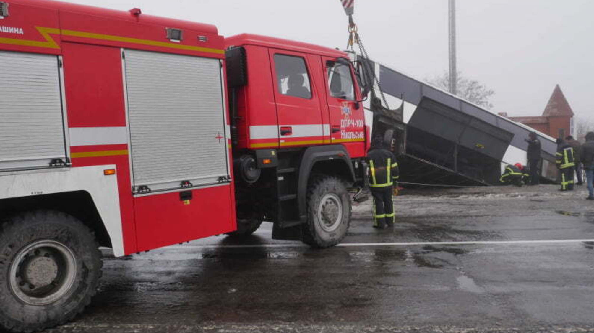 Донецька область: рятувальники ліквідували наслідки дорожньо-транспортної пригоди за участю пасажирського автобусу (ВІДЕО)