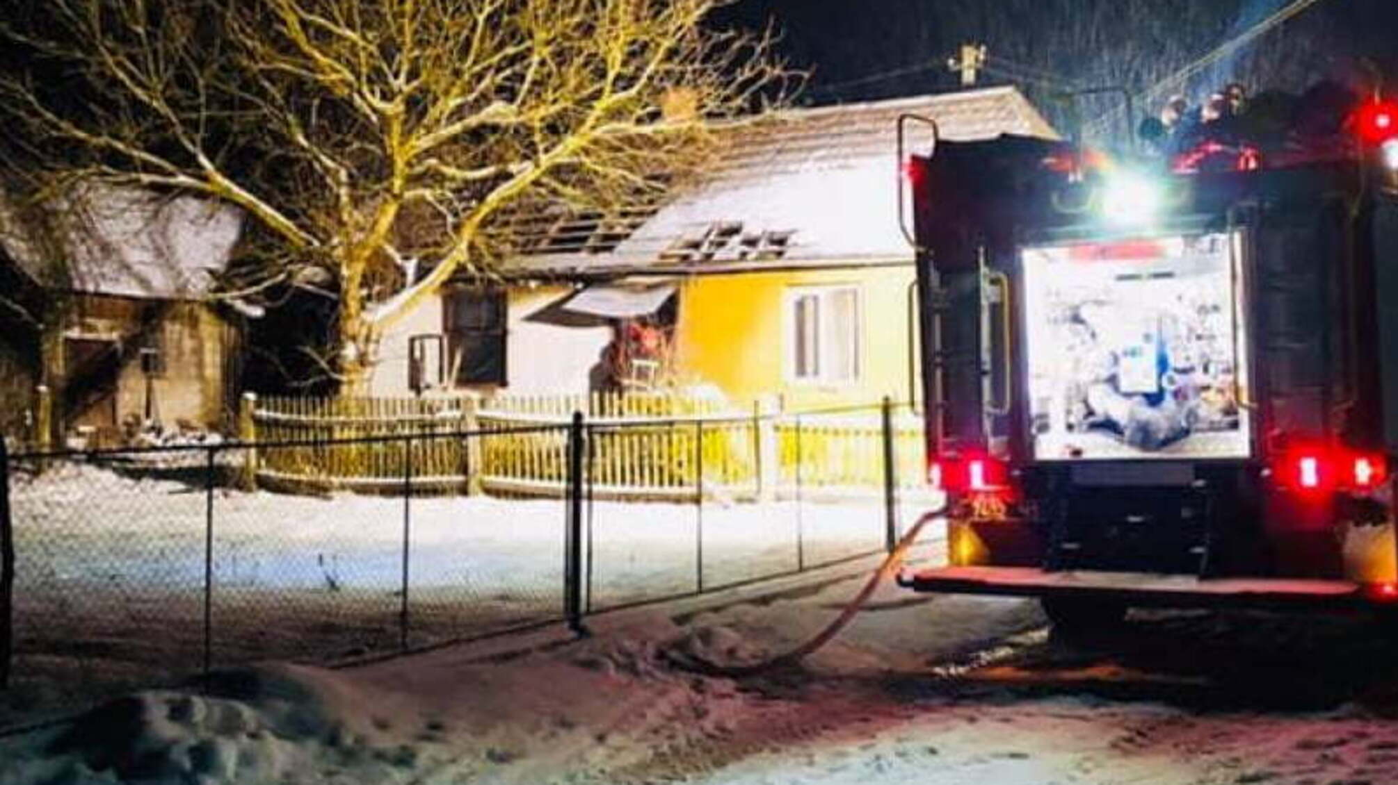 Львівська область: жидачівські рятувальники ліквідували пожежу в житловому будинку