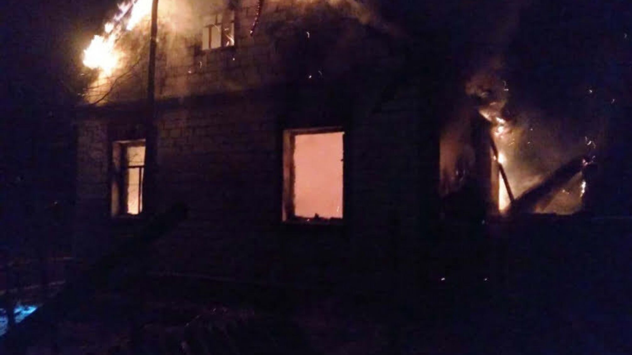 Київська область: внаслідок пожежі у житловому будинку загинуло дві людини