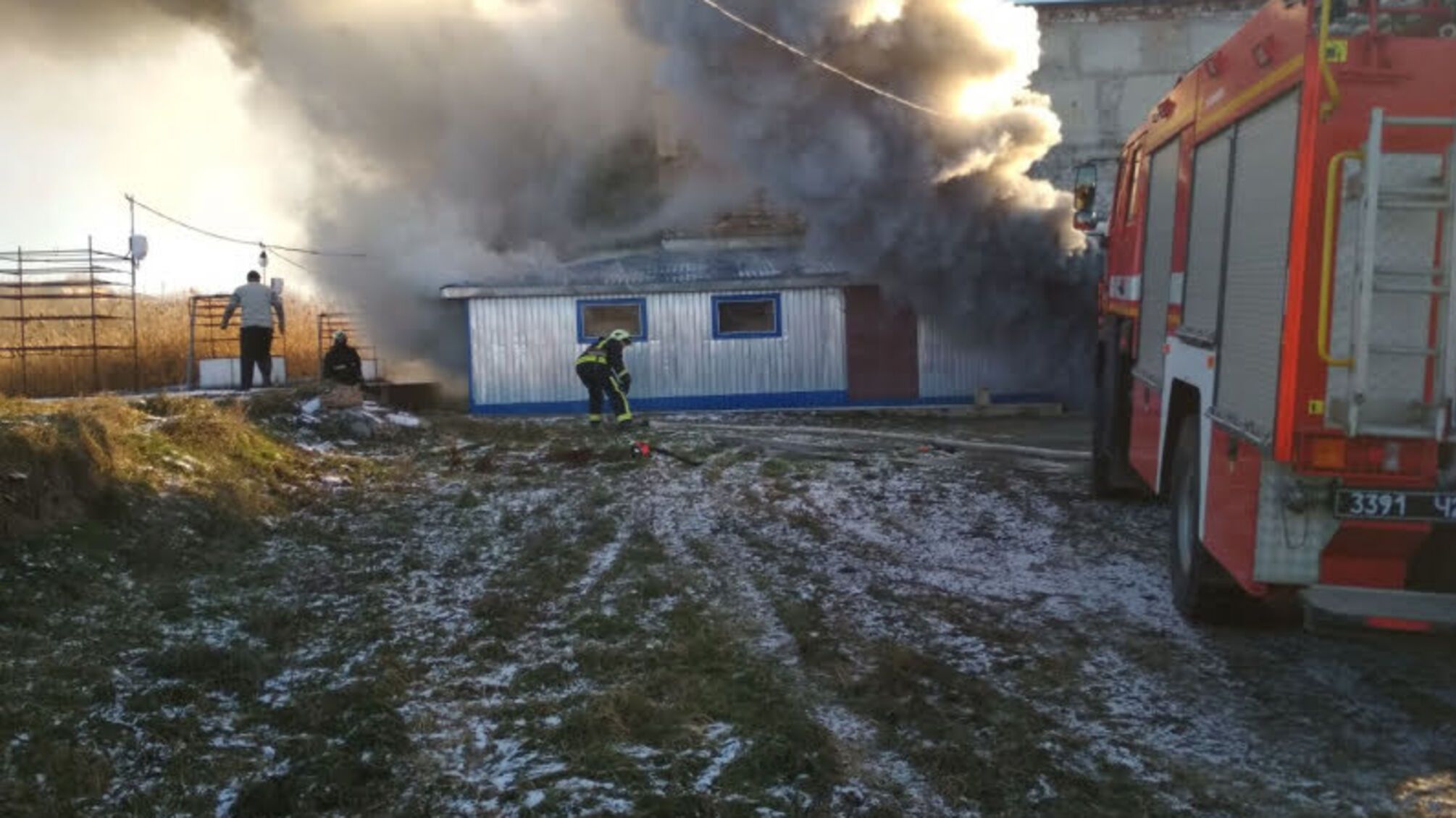 Бійці ДСНС Кіровоградщини приборкали 7 пожеж різного характеру, на одній із яких травмовано жінку