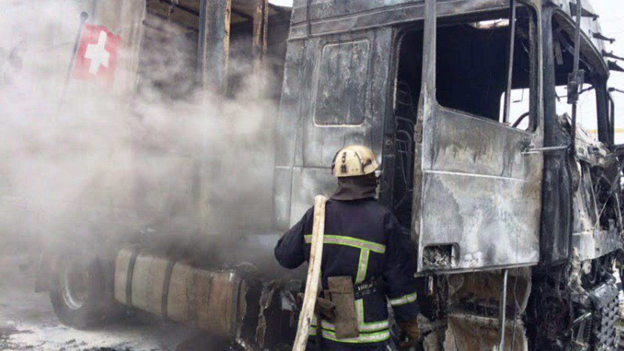 Запорізька область: рятувальники ліквідували пожежу у вантажному автомобілі