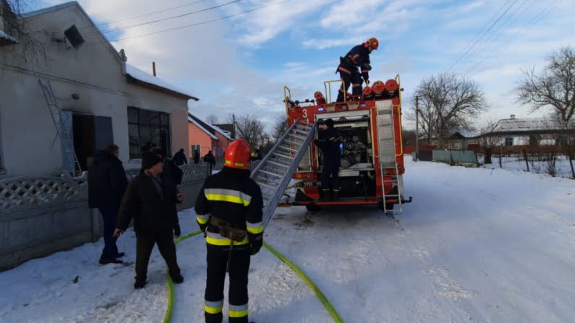 Івано-Франківська область: вогнеборці ліквідували пожежу в Івано-Франківському районі