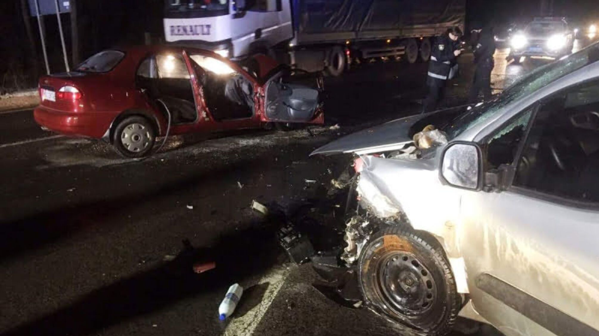 Волинська область: рятувальники деблокували людину з автомобіля після ДТП
