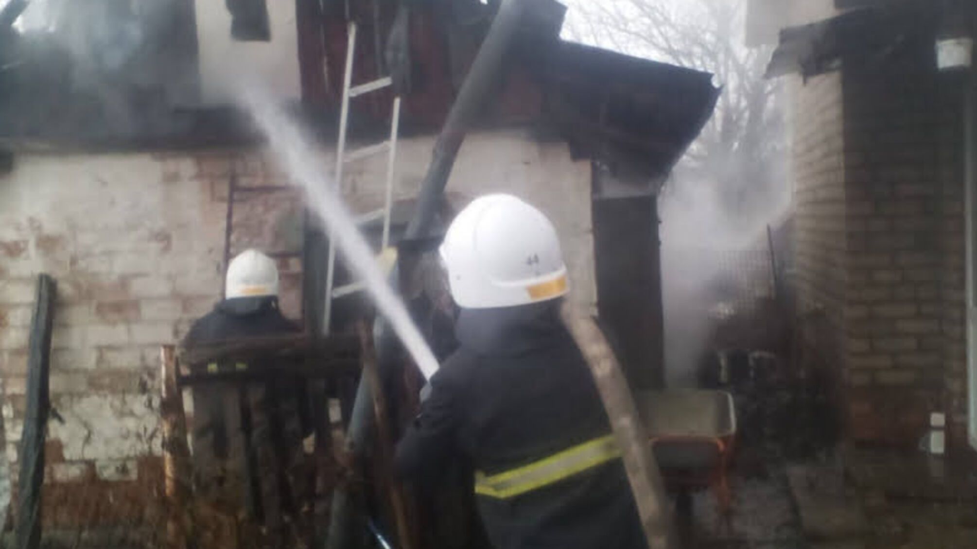 Харківська область: на території приватного домоволодіння трапилась пожежа через неправильну експлуатацію печі