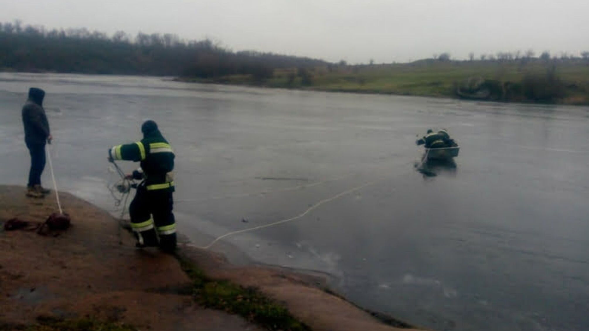 Кіровоградська область: впродовж кількох годин на водоймах області провалились на кризі четверо рибалок