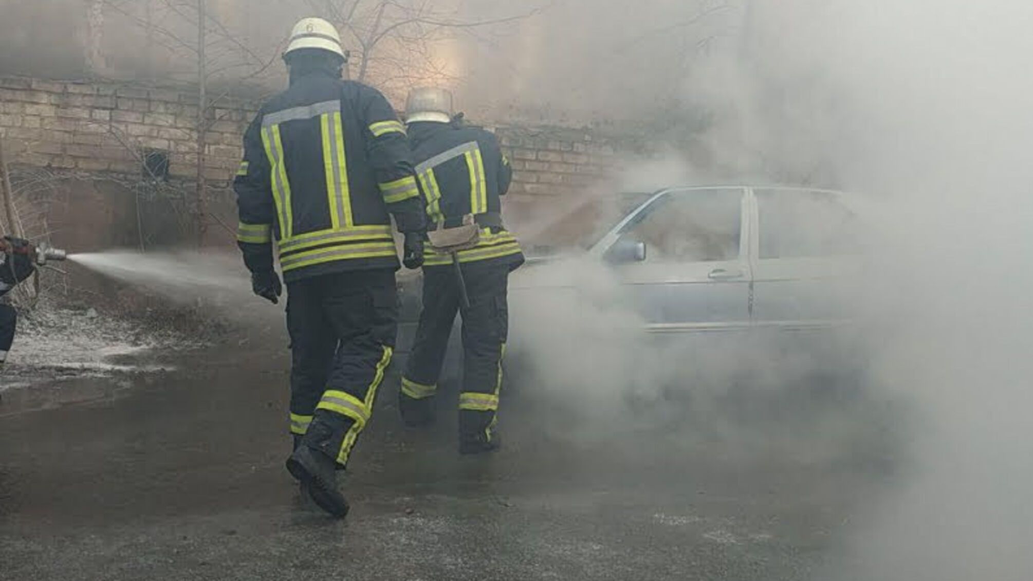 Запоріжжя: рятувальники ліквідували загорання в автомобілі
