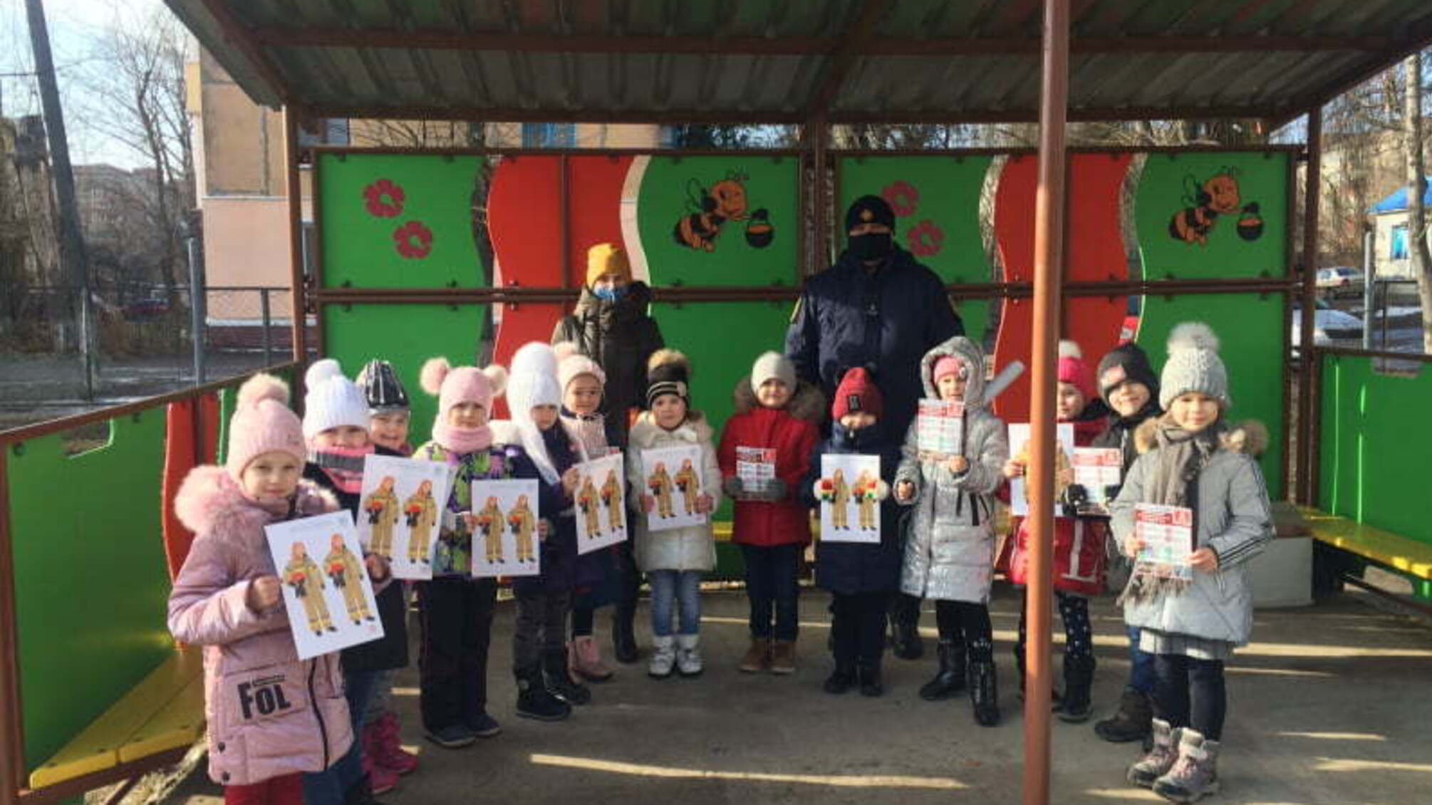 Донецька область: рятувальники поглиблюють знання малечі з питань безпеки життєдіяльності