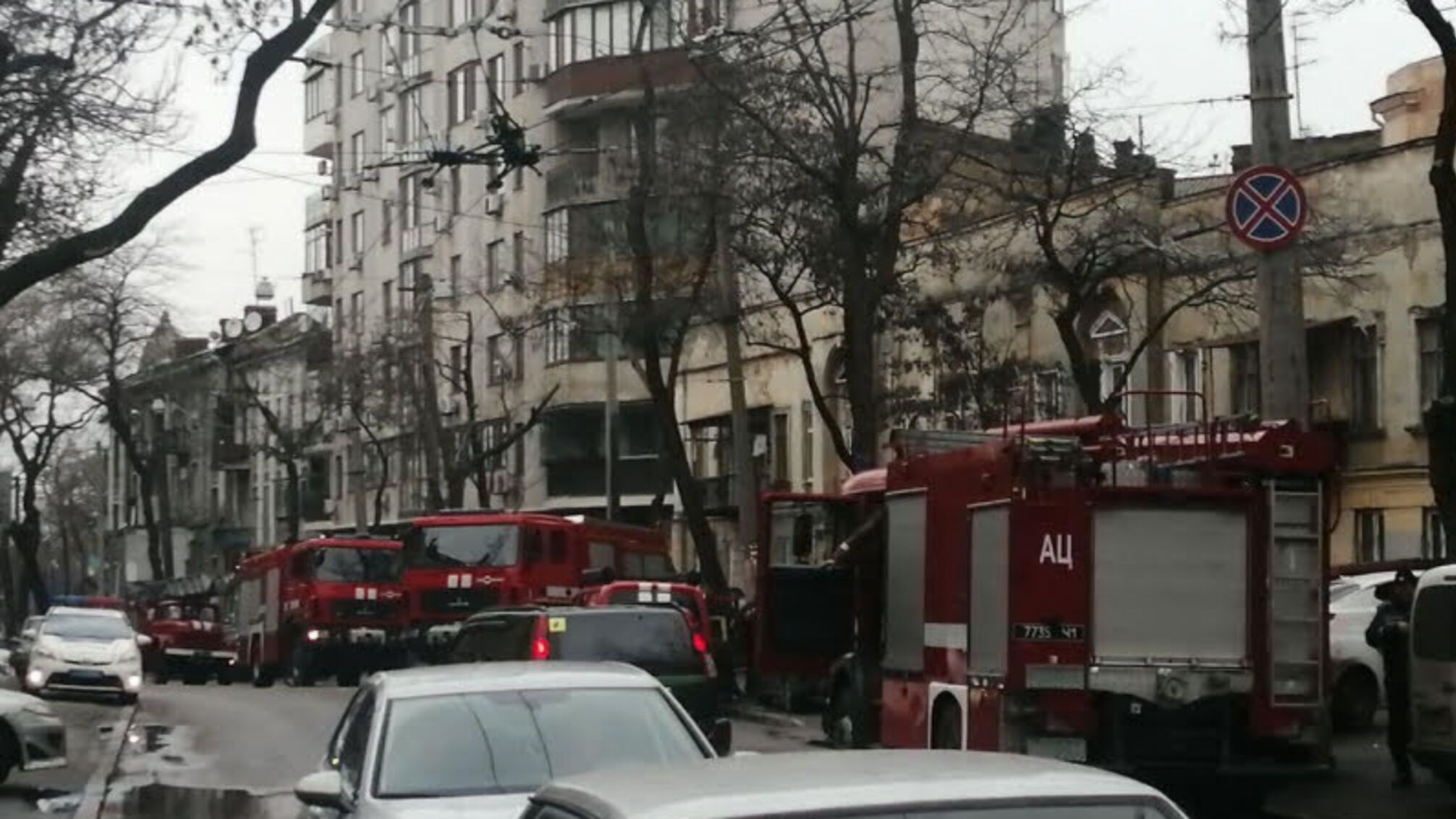 Одеса: під час пожежі в квартирі постраждав чоловік