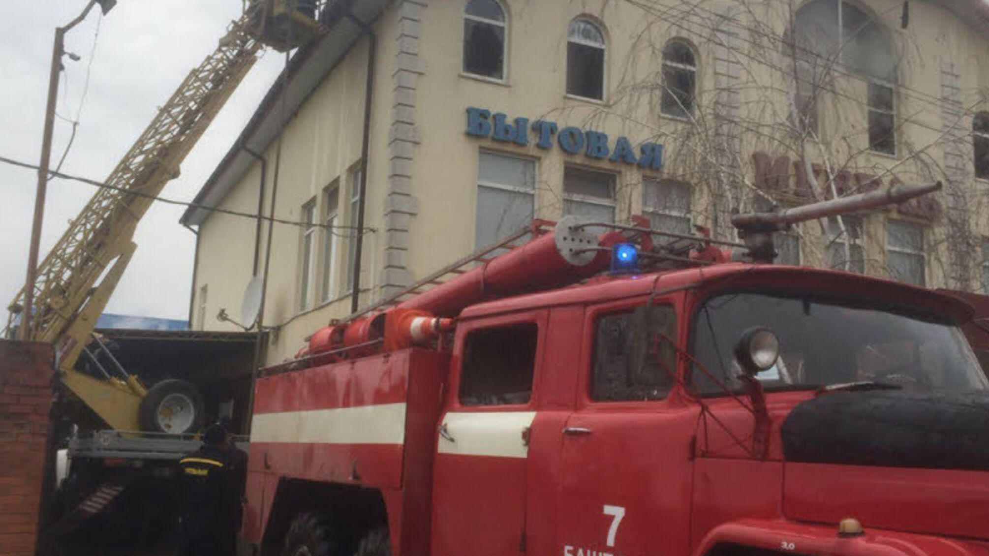 Миколаївська область: рятувальники ліквідували пожежу магазину меблів