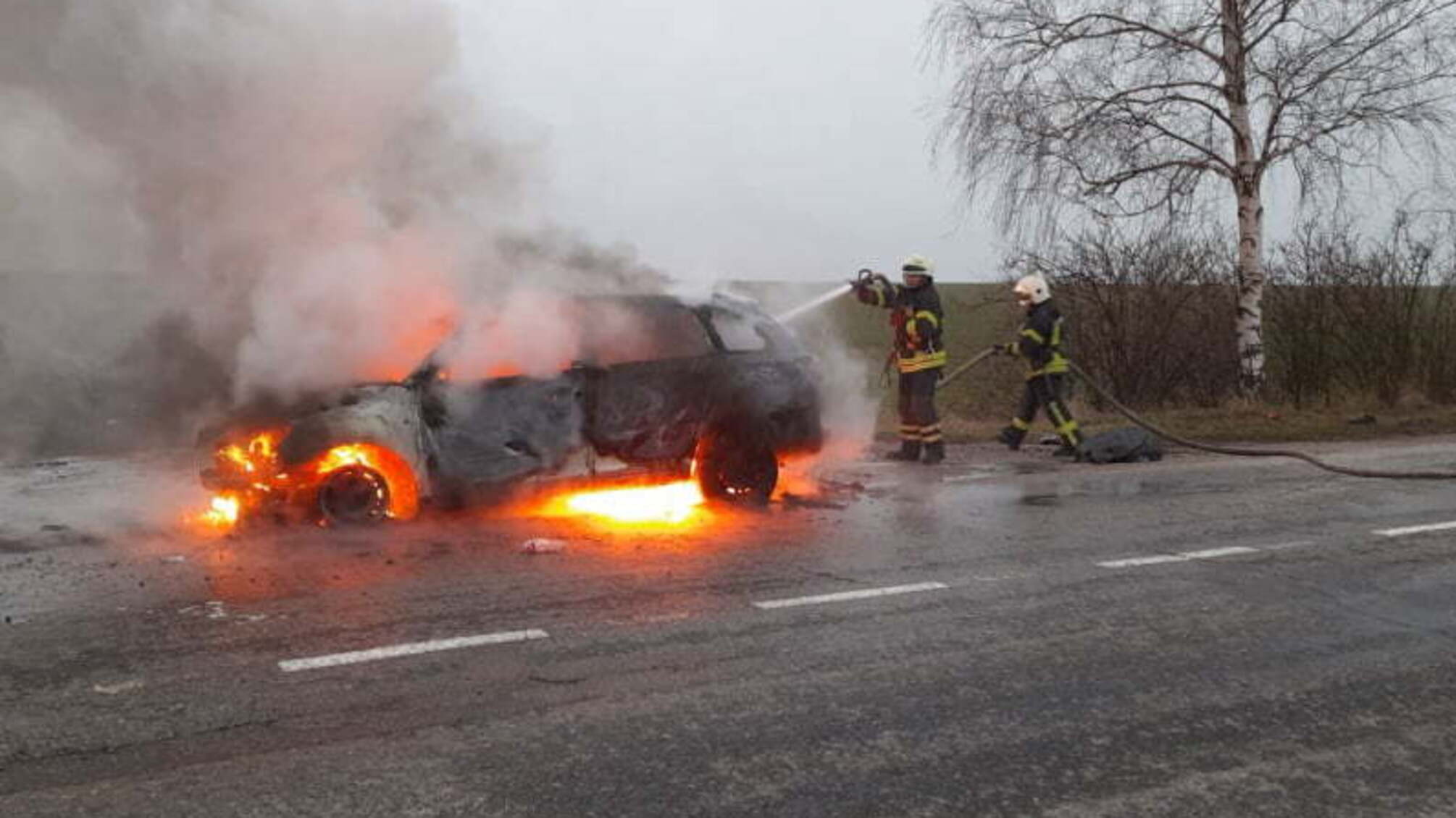 Київська область: ліквідовано загорання автівки (ВІДЕО