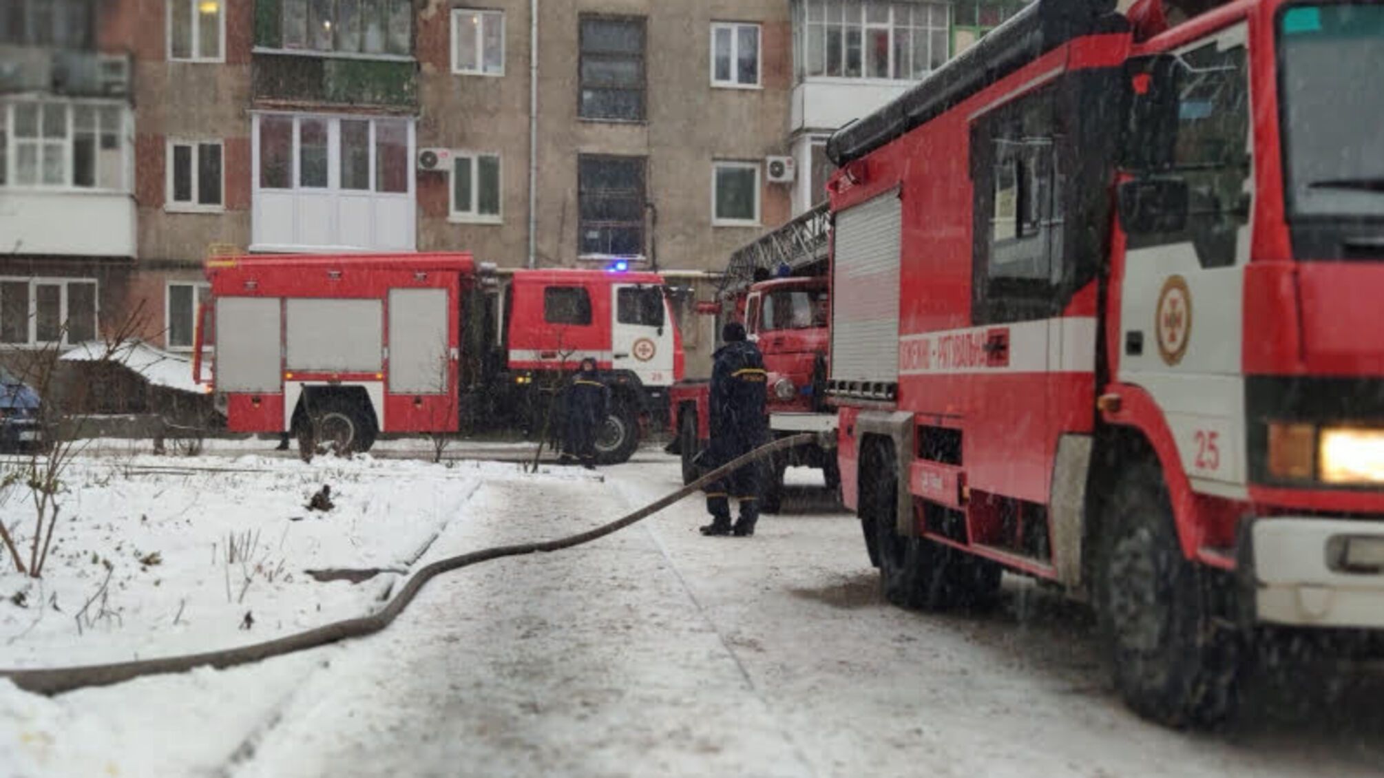 Луцьк: рятувальники ліквідували пожежу в багатоповерхівці