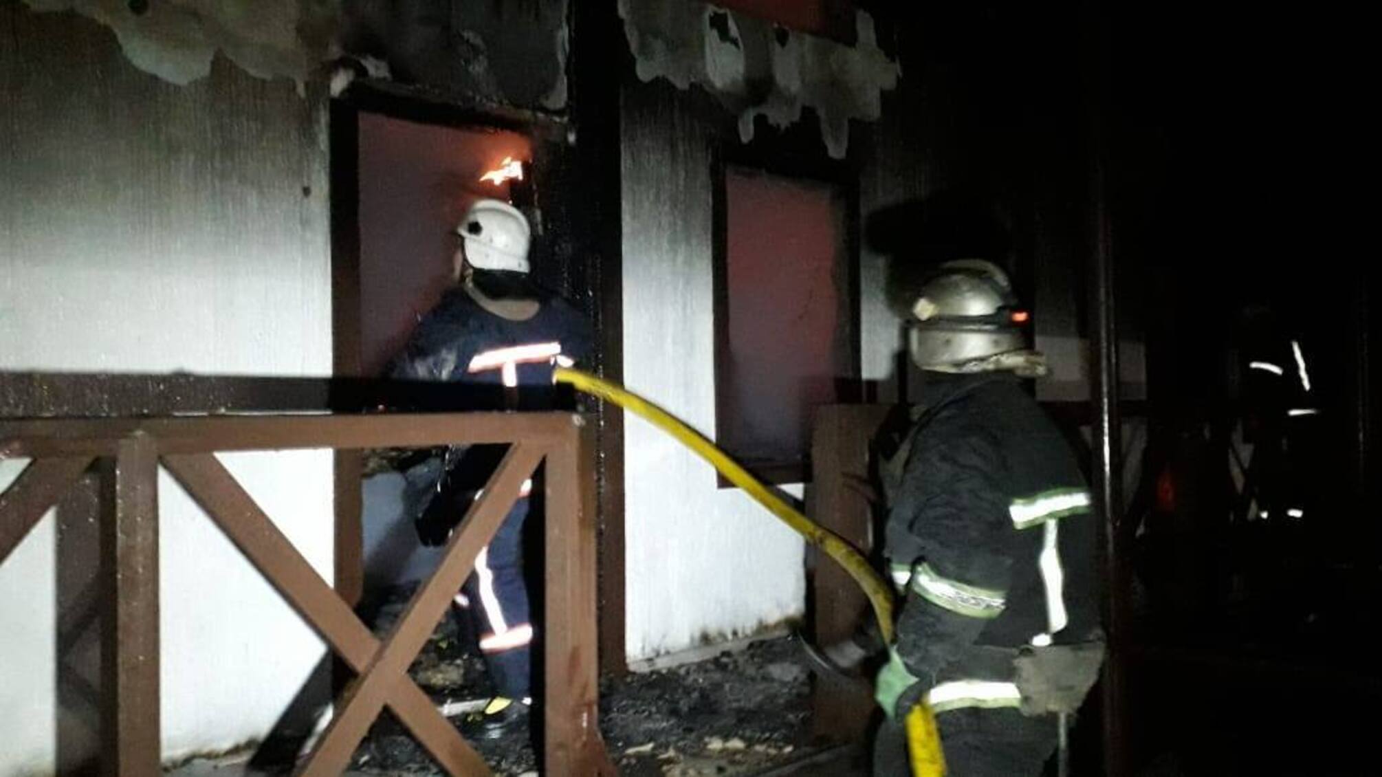 Івано-Франківська область: рятувальники ліквідували пожежу котеджу в селі Поляниця