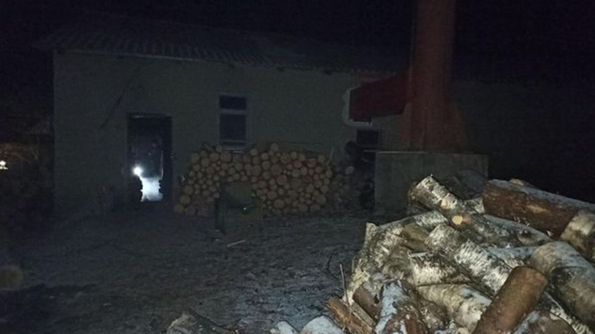 Івано-Франківська область: рятувальники ліквідували пожежу на території школи