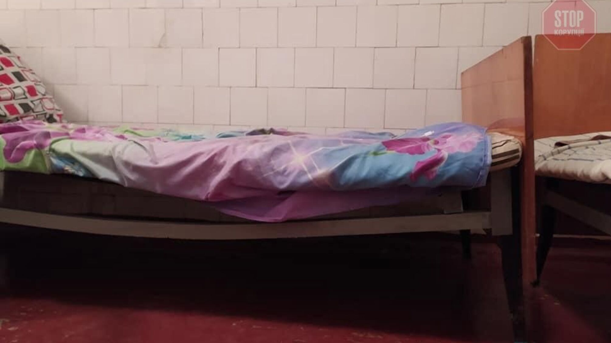 'Матрасы записаны, забиты': жителька Днепра показал ужасные условия COVID-больницы для детей (фото)