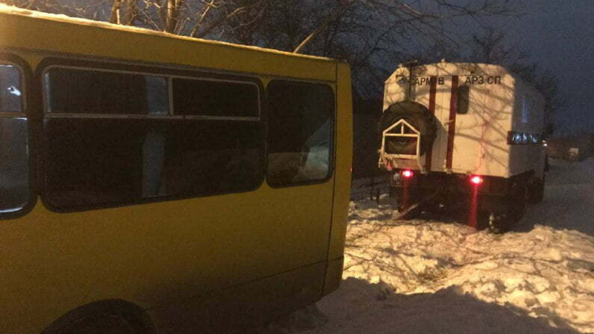 м. Одеса: рятувальники надали допомогу по вилученню маршрутного таксі з кювету