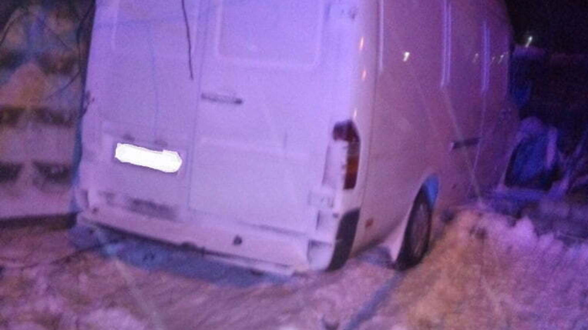 Житомирська область: рятувальники надали допомогу водію, який потрапив у ДТП