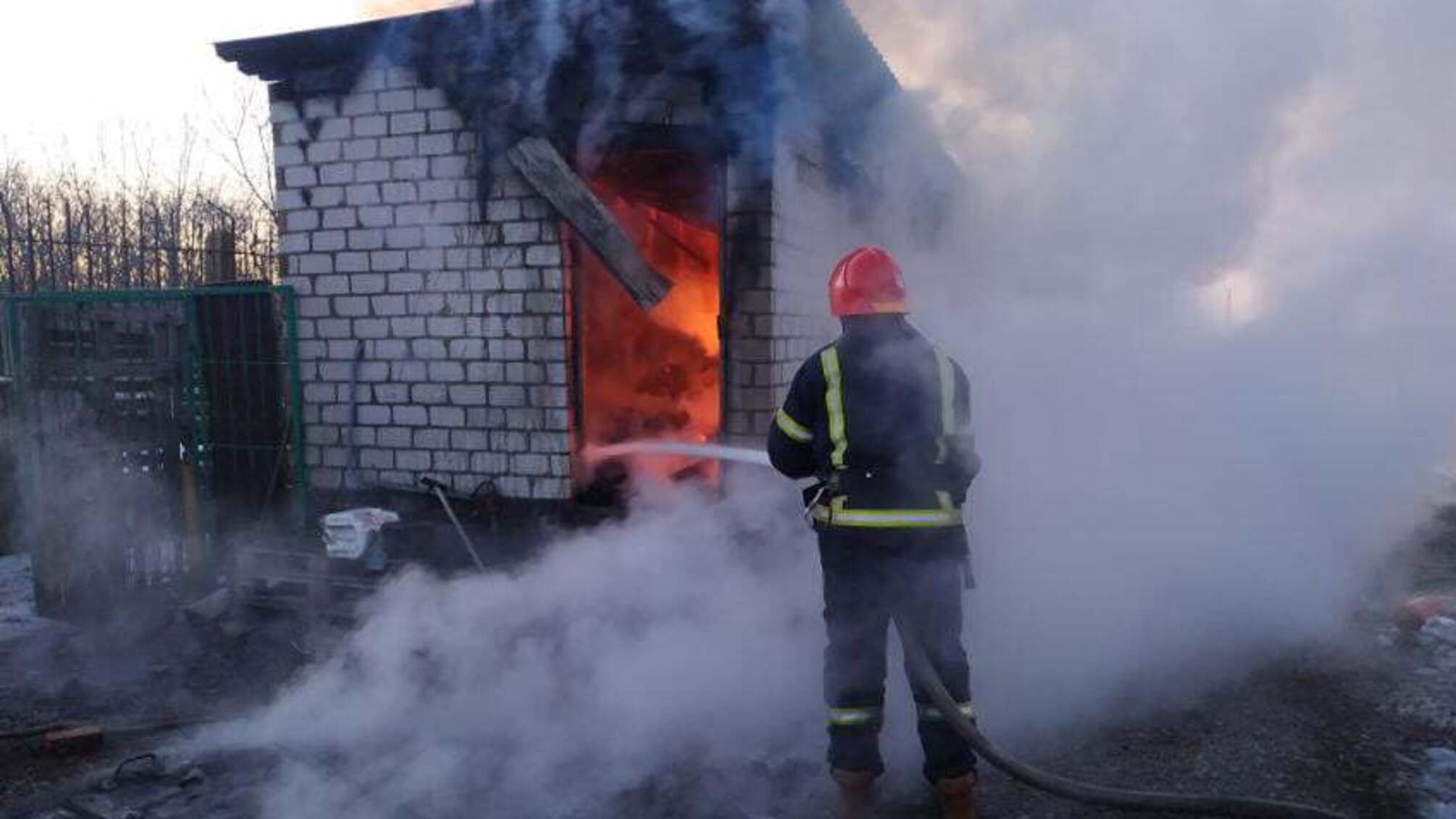 Миколаївська область: рятувальники ліквідували пожежу будівлі охорони на одному з підприємств м. Миколаєва