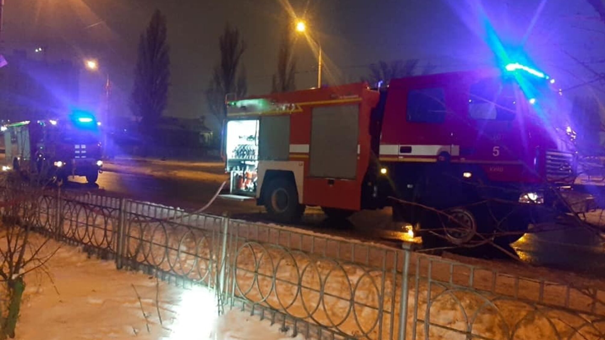 м. Київ: Внаслідок пожежі на відкритій території постраждала жінка