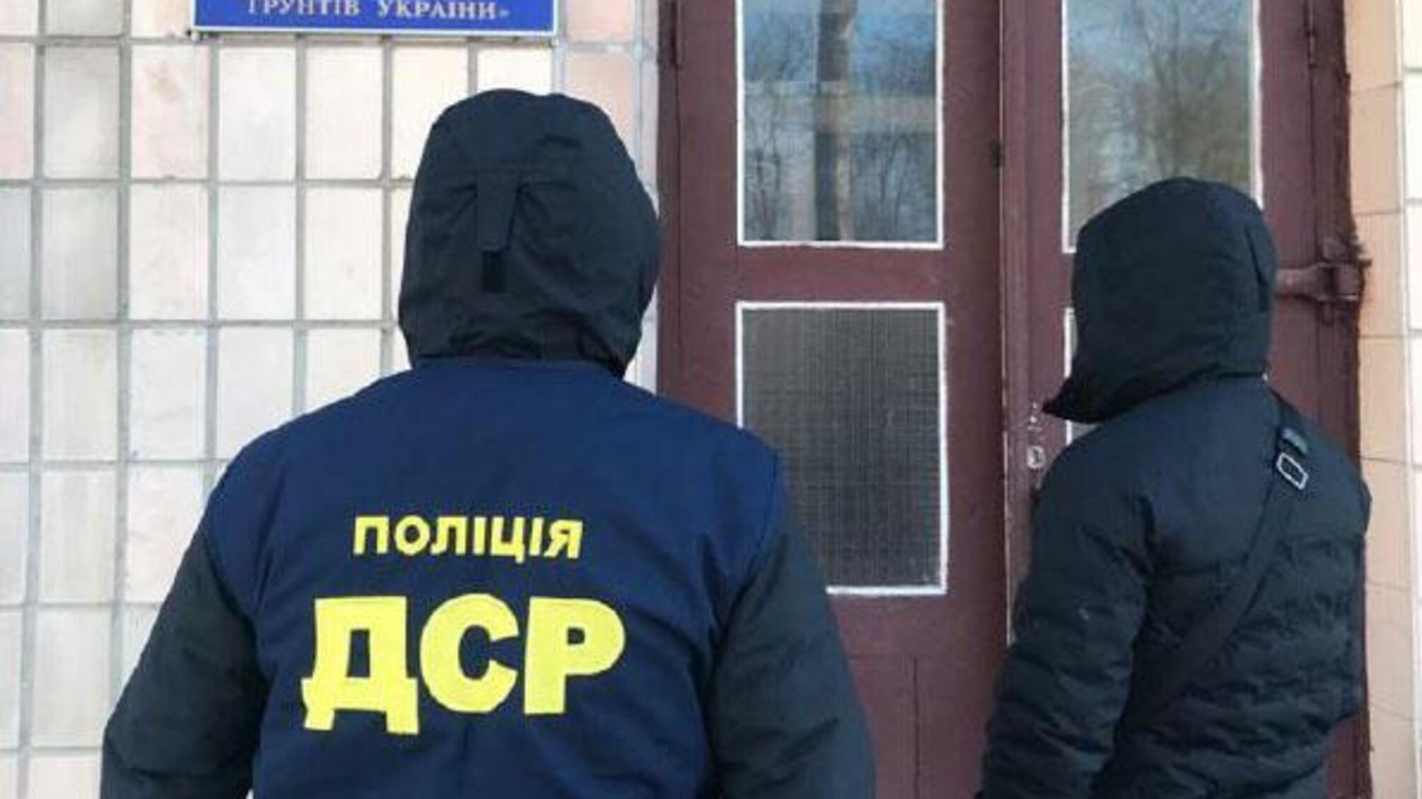 На Рівненщині поліцейські викрили посадовицю на отриманні хабаря