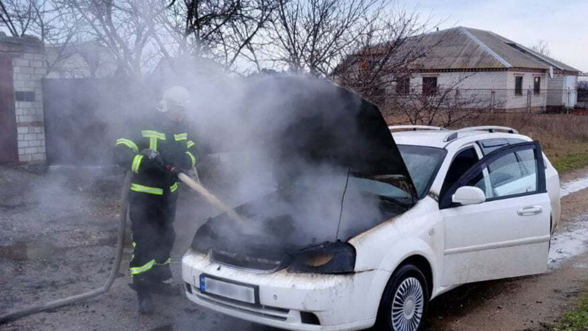 Запорізька область: рятувальники ліквідували загорання в автомобілі