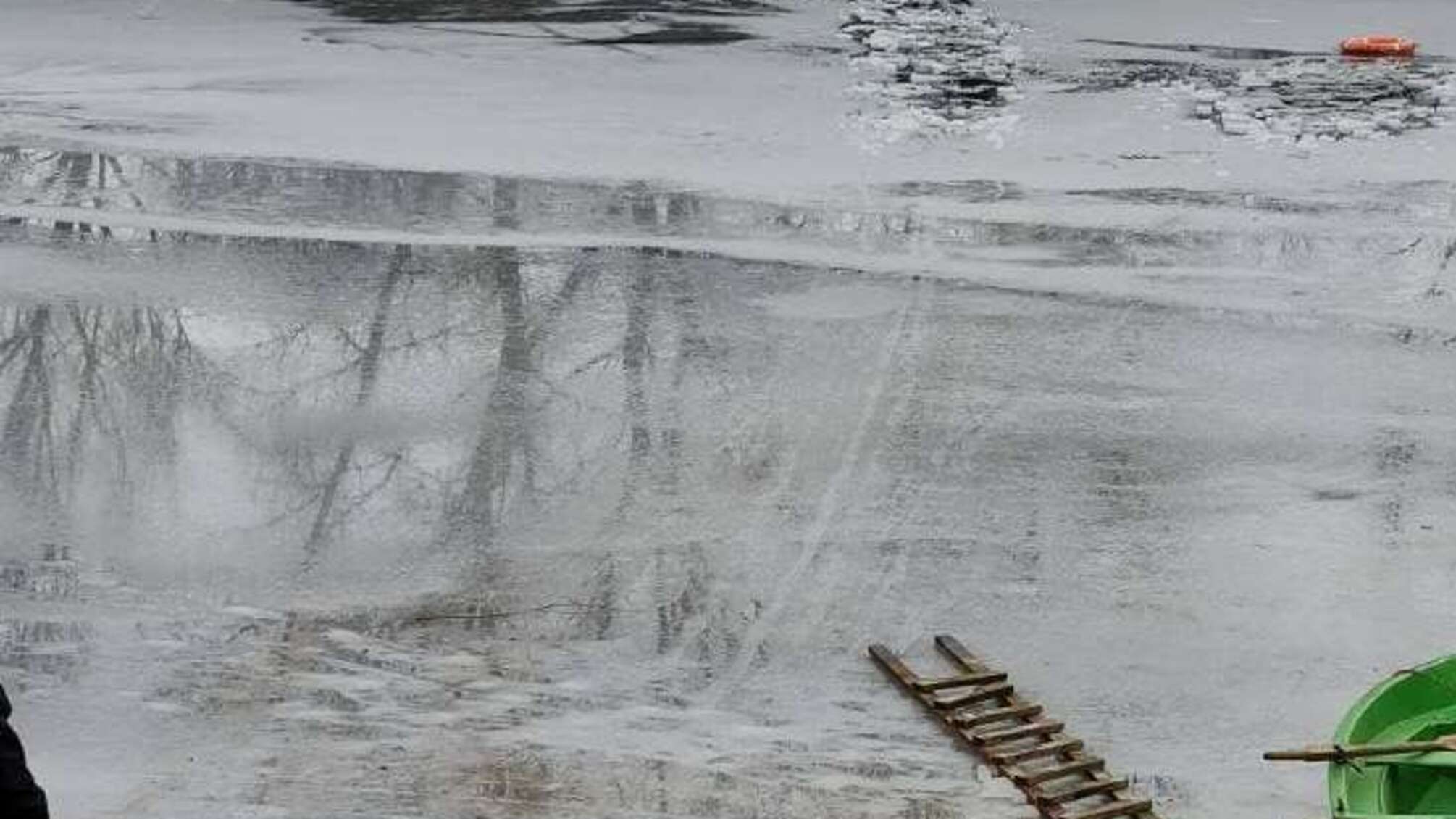 Львівська область: на озері загинуло двоє чоловіків що провалилися під лід