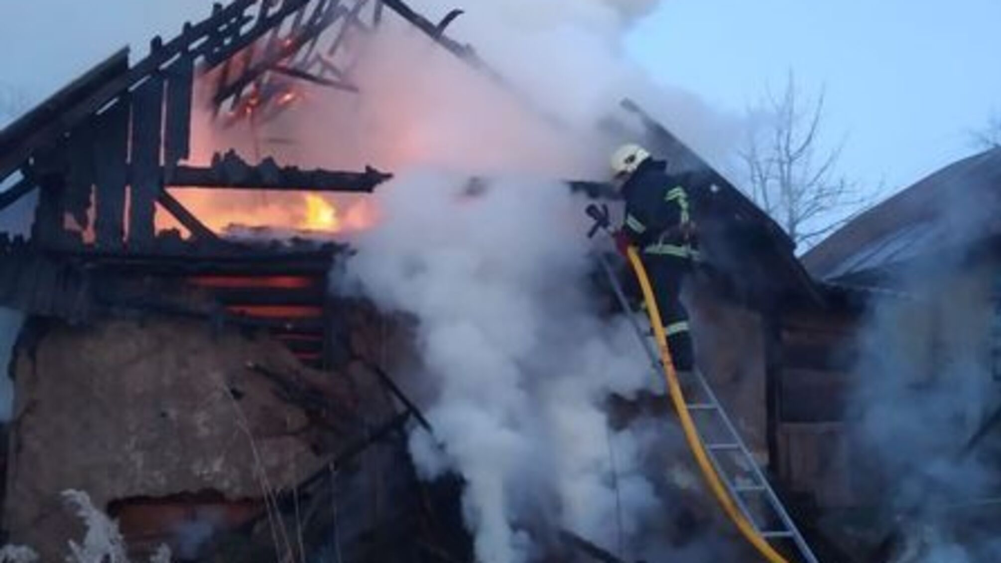 Івано-Франківська область: Вогнеборці ліквідували пожежу господарської будівлі в селі Нивочин Богородчанського району