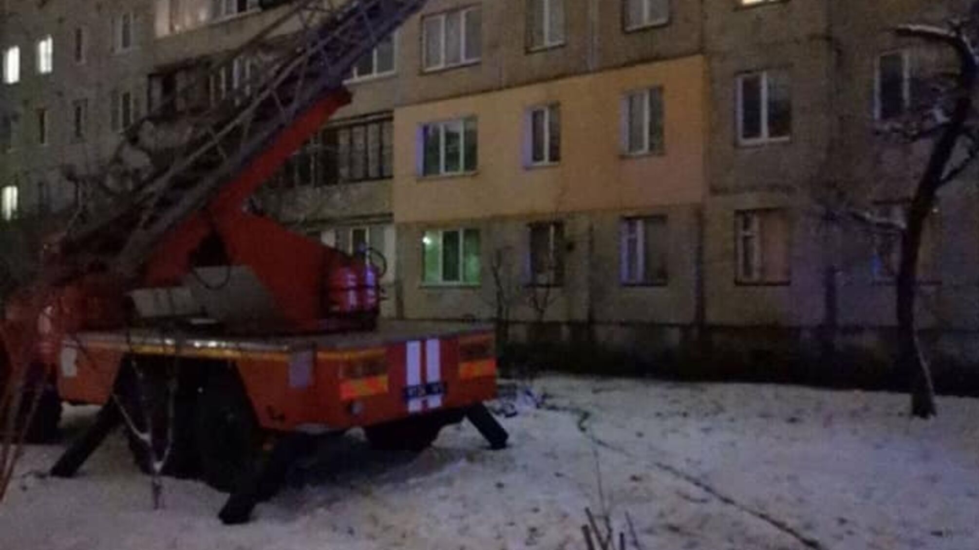 Столичні вогнеборці ліквідували пожежу в квартирі