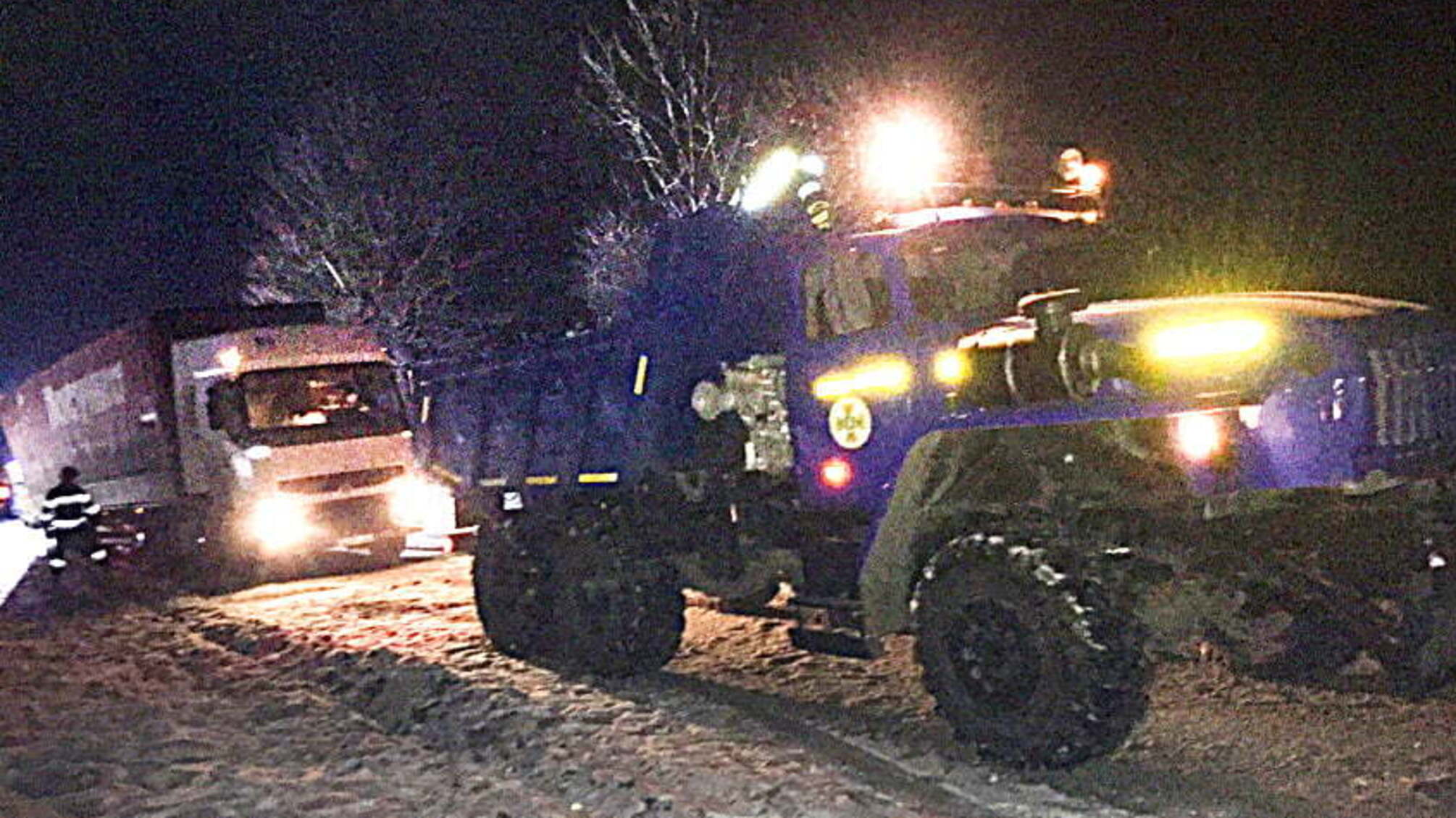 На Хмельниччині надзвичайники надали допомогу водієві вантажівки