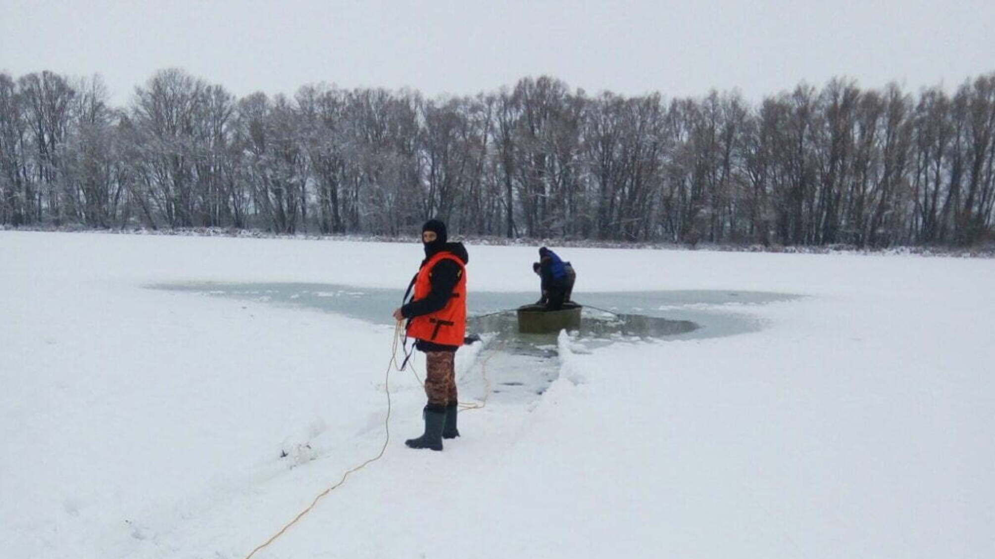 Чернігівська область: поблизу селища Варва провалився під тонку кригу та потонув рибалка