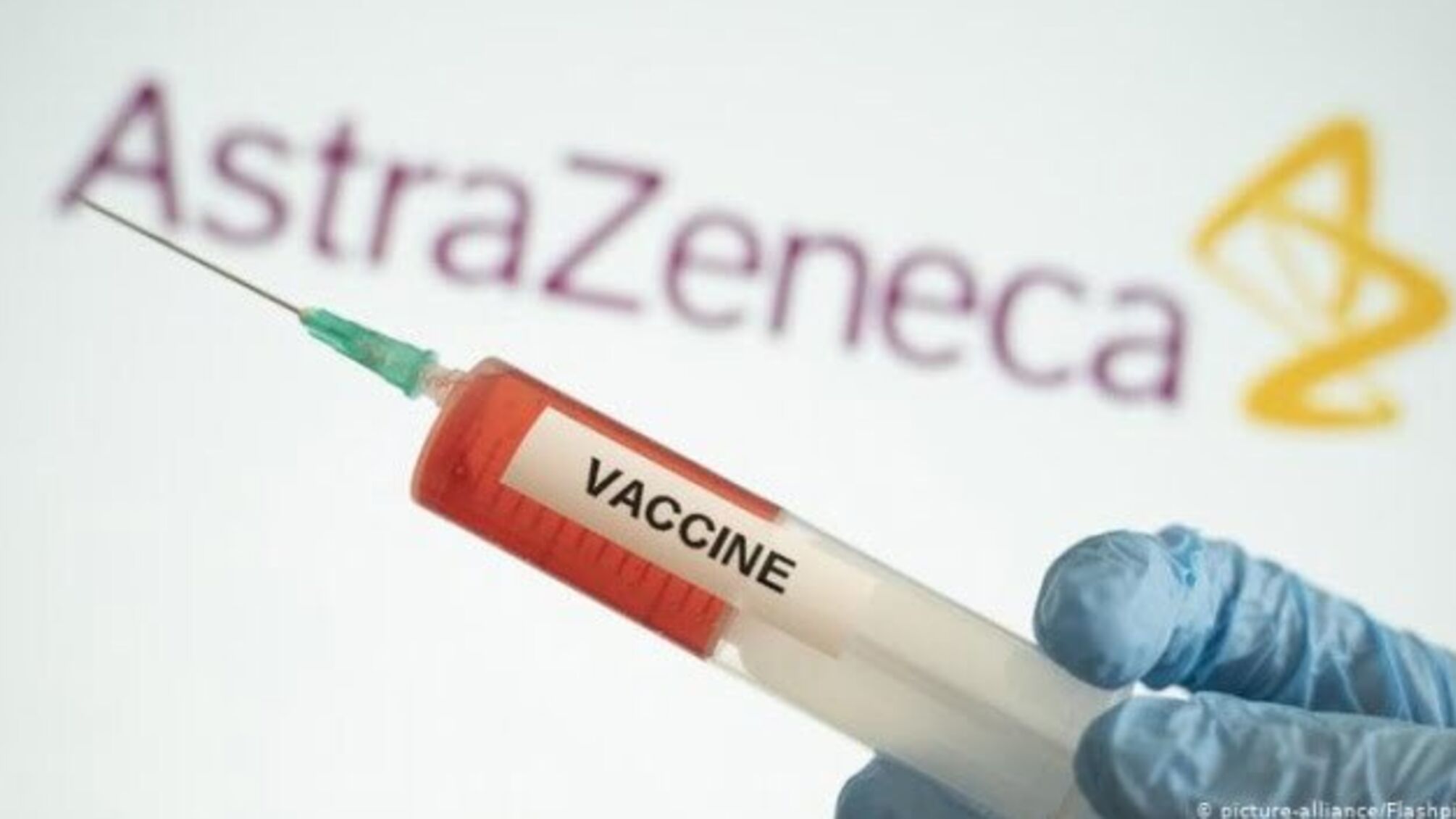 В Італії не рекомендують вводити вакцину AstraZeneca людям старше 55