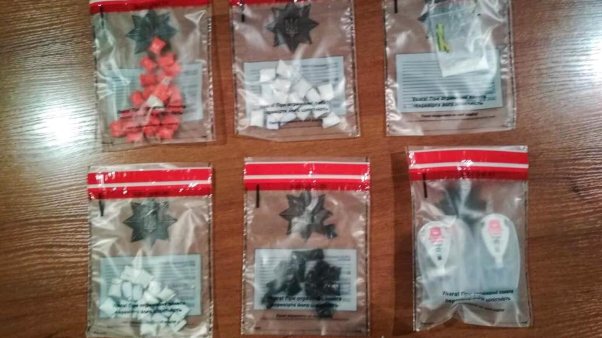 У Миколаєві патрульні затримали мешканця Очакова з понад півсотнею закладок із амфетаміном