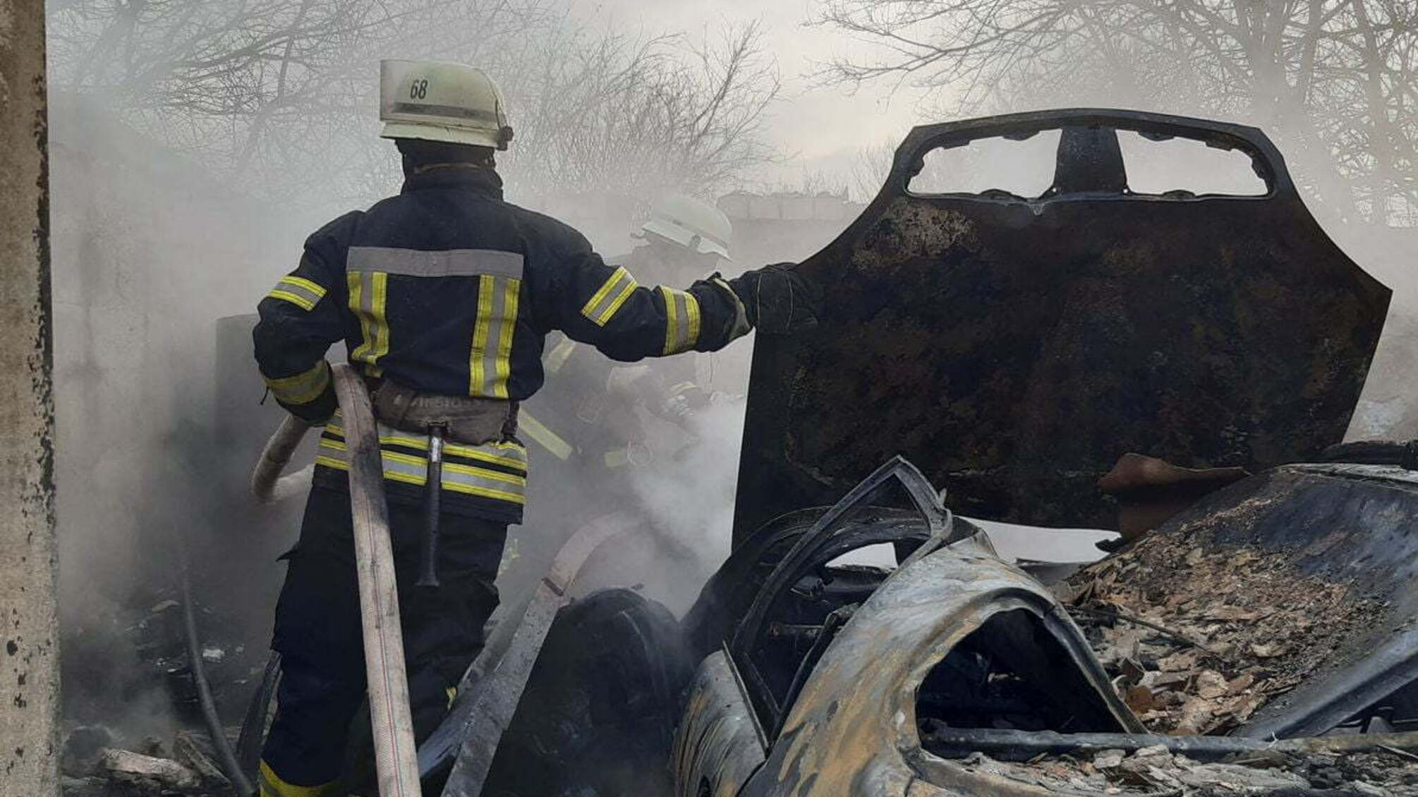 Донецька область: вогнеборці врятували від знищення вогнем 5 будівель гаражів