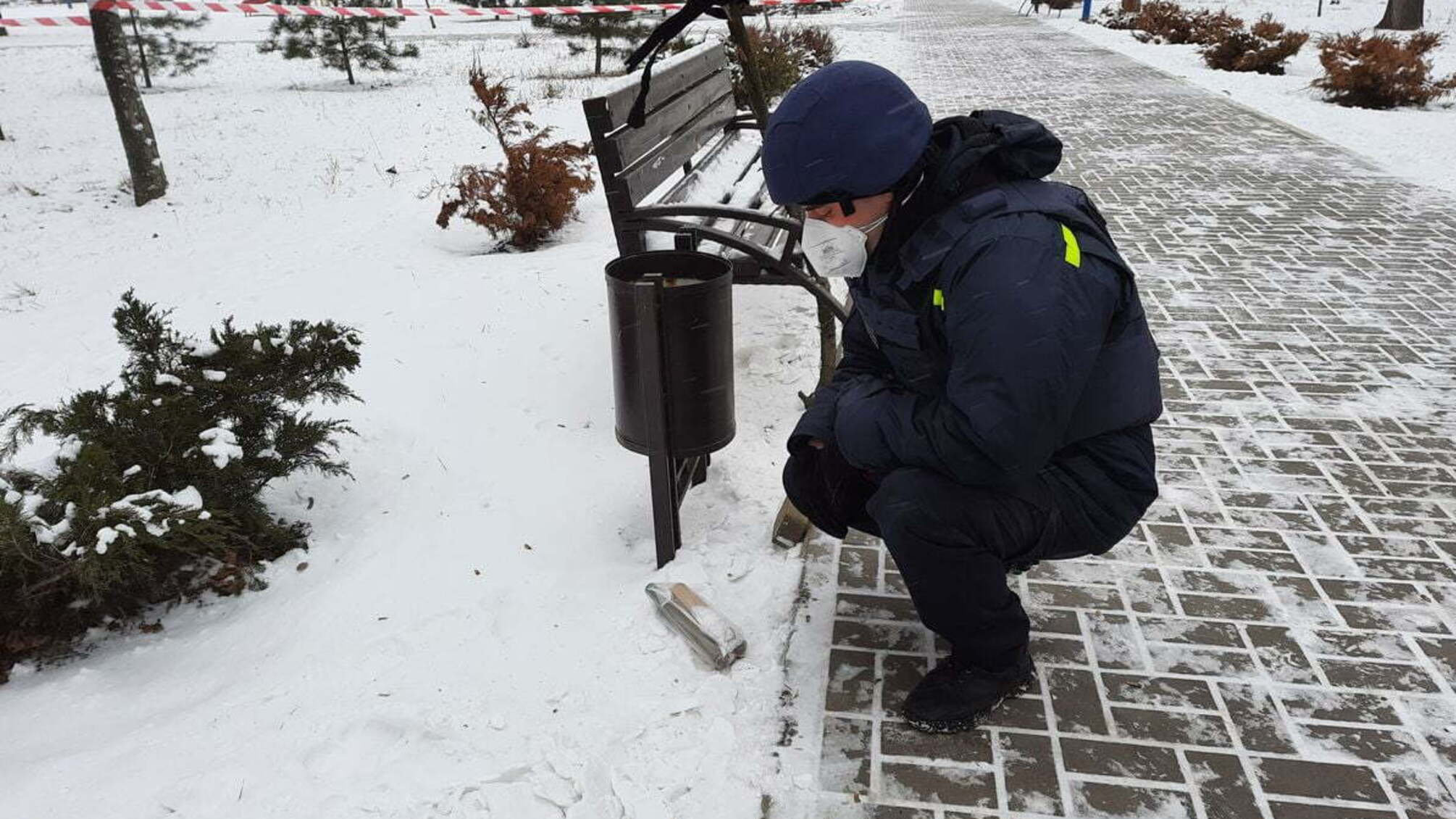 Донецька область: піротехніки вилучили вибухонебезпечні предмети на території парку