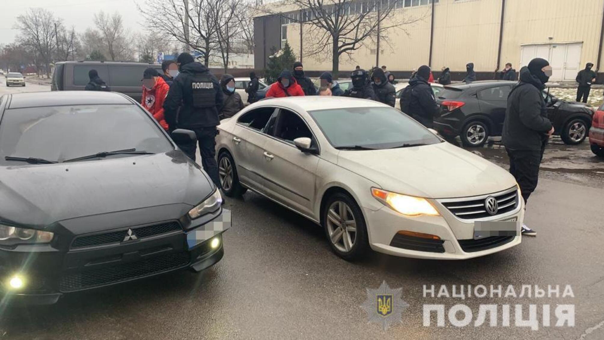 Під час спецоперації поліцейські Дніпра затримали чоловіка за підозрою у вимаганні грошей у приватного підприємця