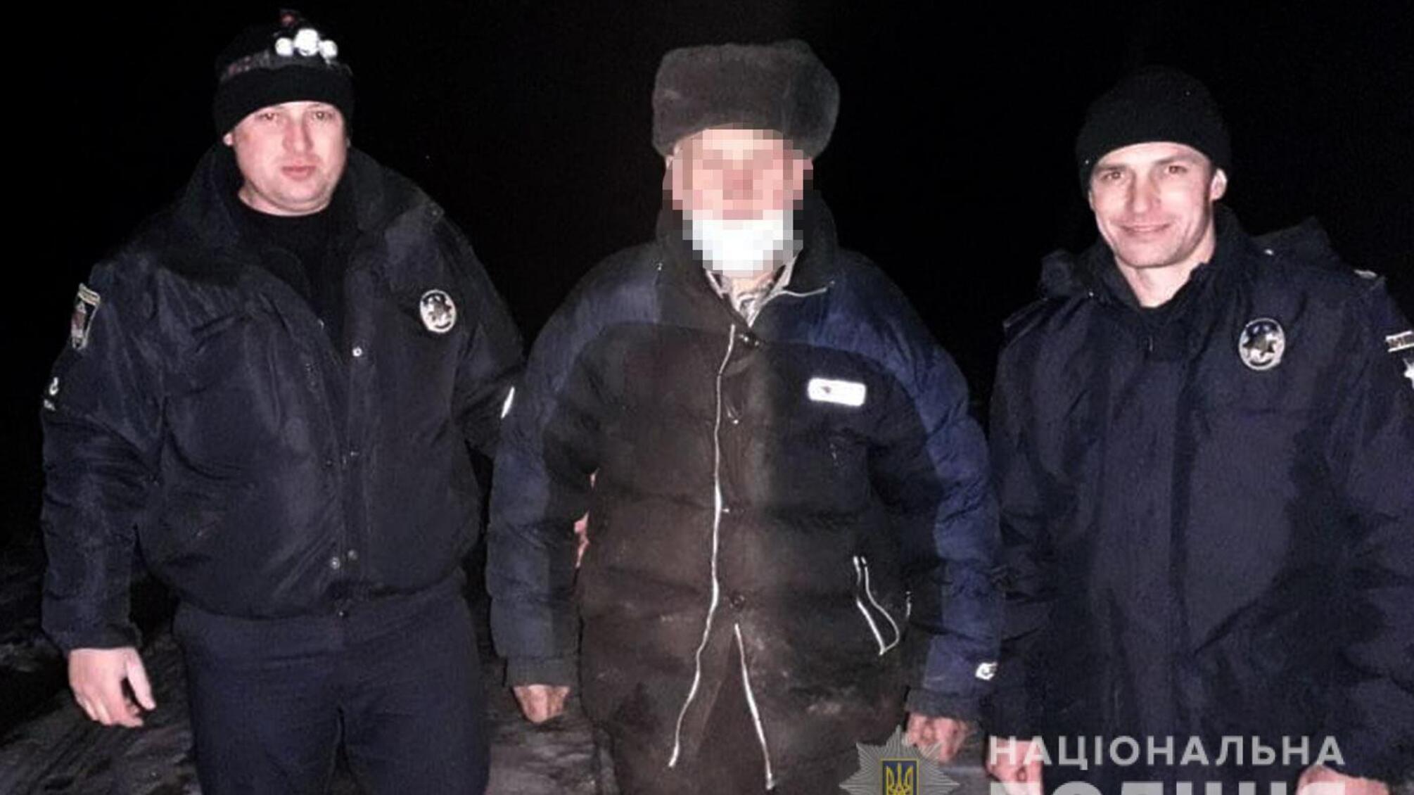 На Хмельниччині поліцейські оперативно розшукали зниклого 81-річного пенсіонера, який заблукав у лісі