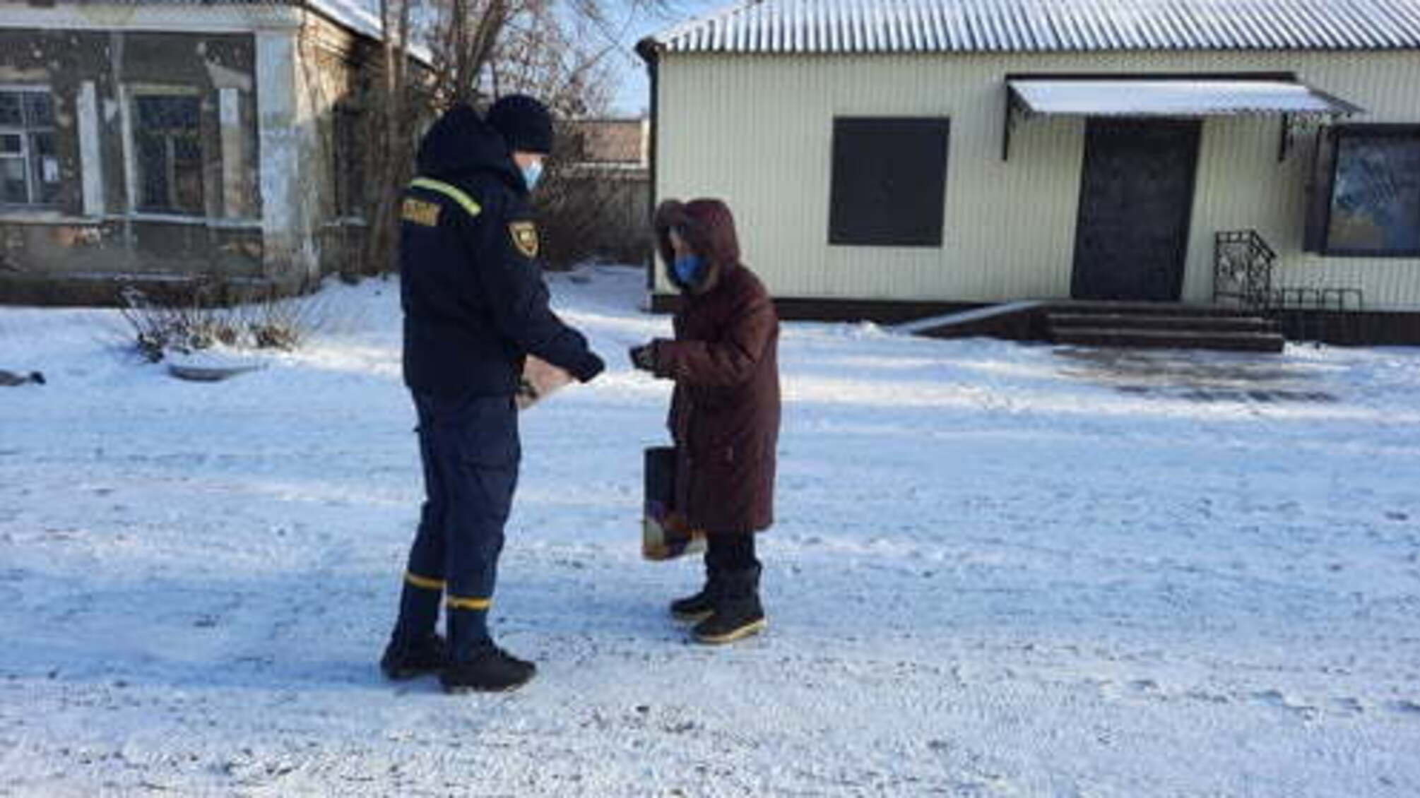 Донецька область: фахівці Служби порятунку поглиблюють знання громадян з правил безпеки життєдіяльності