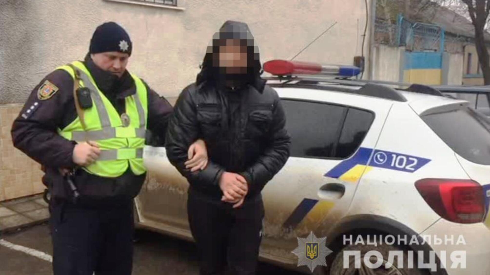Поліцейські затримали зловмисника, який незаконно заволодів автомобілем таксиста з Одещини