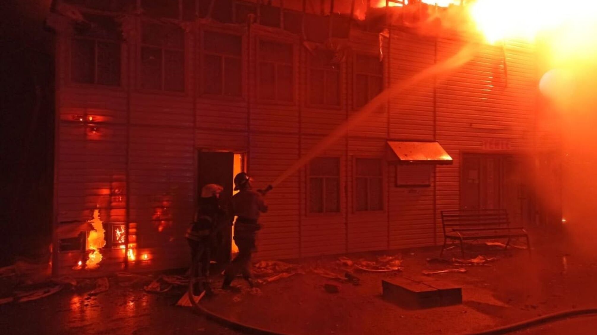 Дніпропетровська область: ліквідовано пожежу у споруді міні-кінотеатру