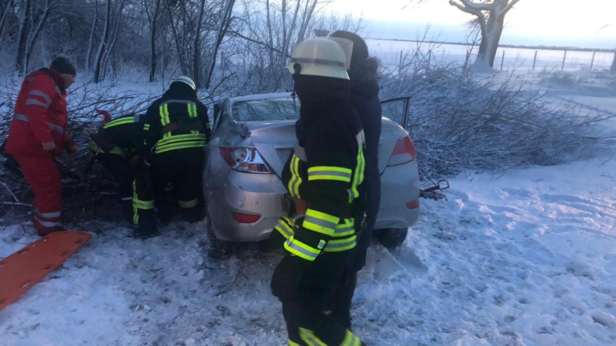 Київська область: рятувальники надали допомогу постраждалим в ДТП