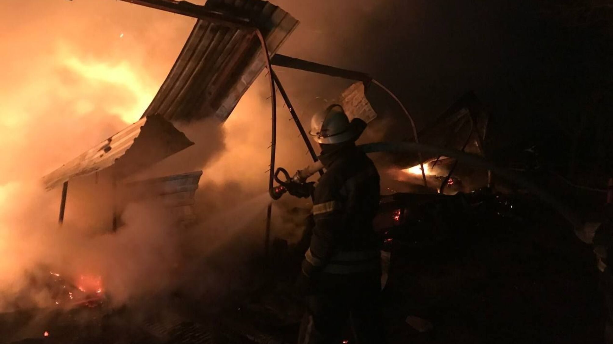 Одеська область: рятувальники ліквідували пожежу на території бази відпочинку, яка не експлуатується