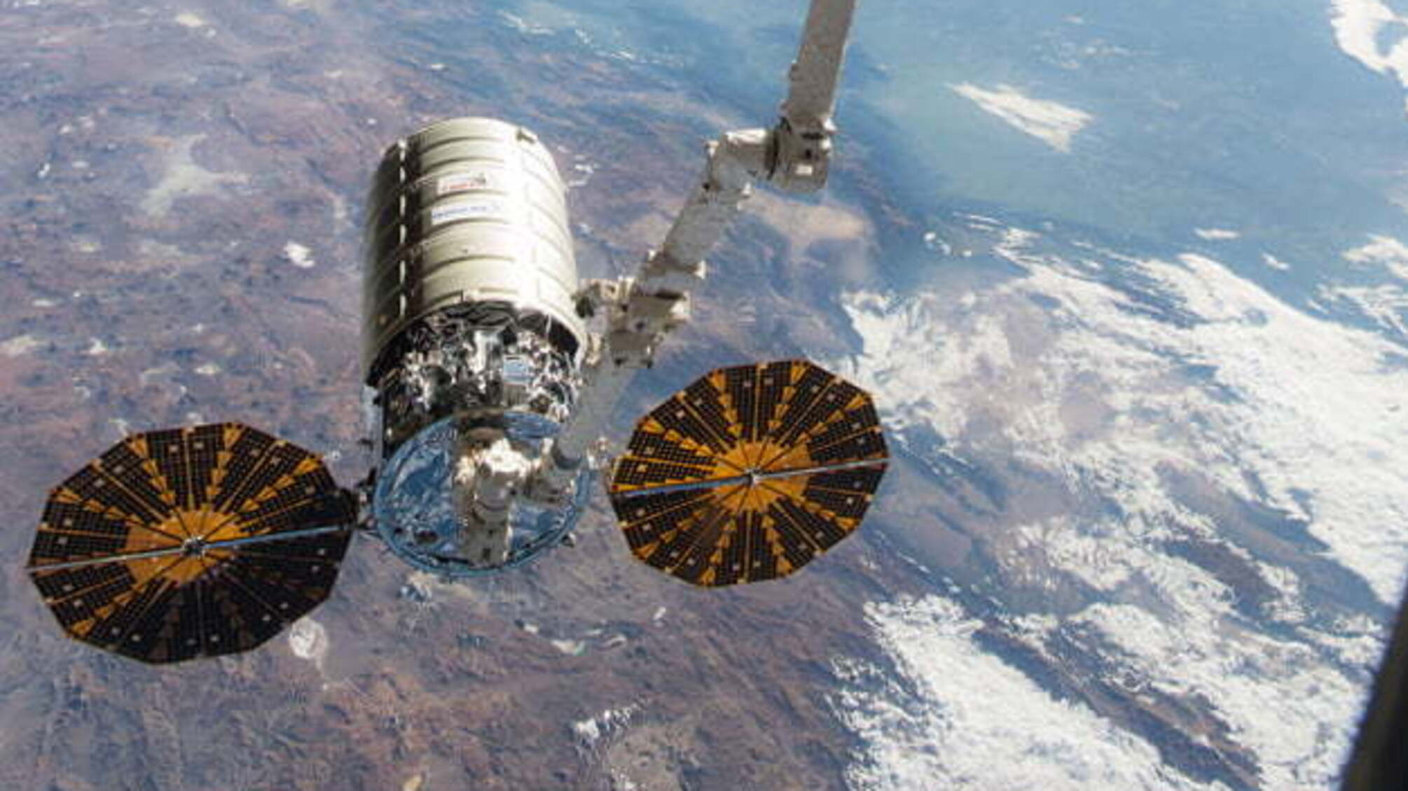 Вантажне судно Cygnus відстикувалося від МКС