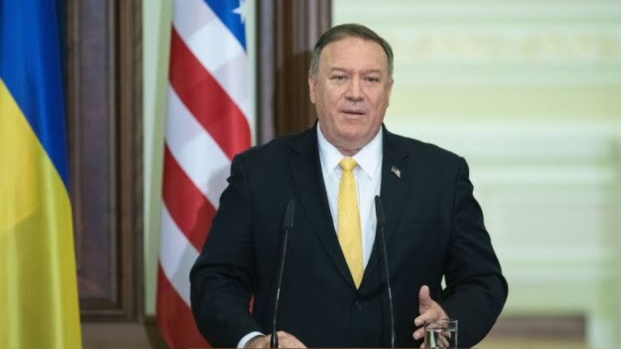 Помпео шкодує про відсутність прогресу на Сході України