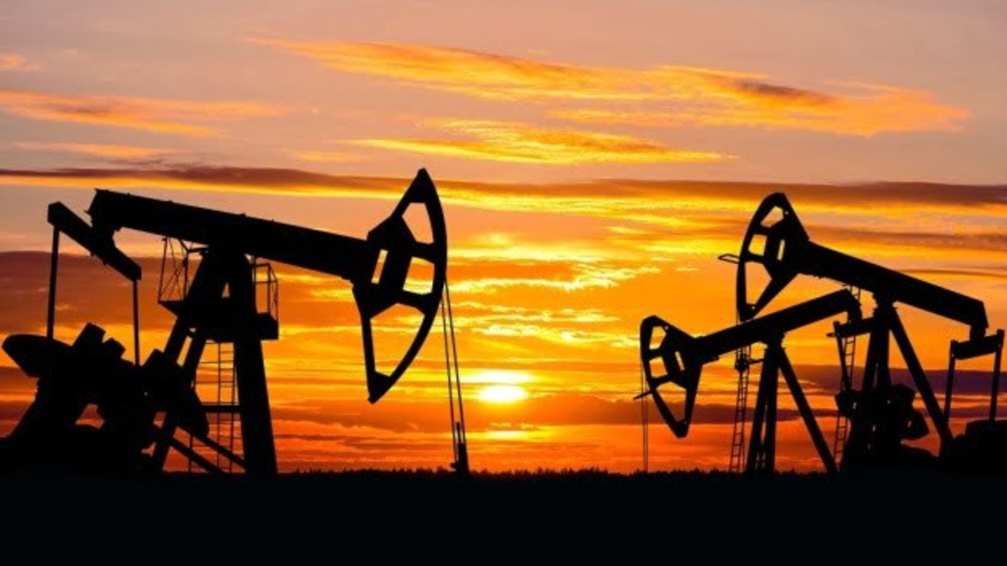 Нафта дорожчає на тлі зниження запасів у США